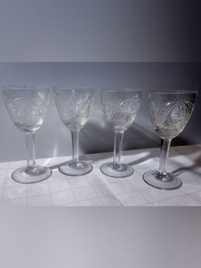 Set of 4 Clear Crystal Cut Wine Glasses